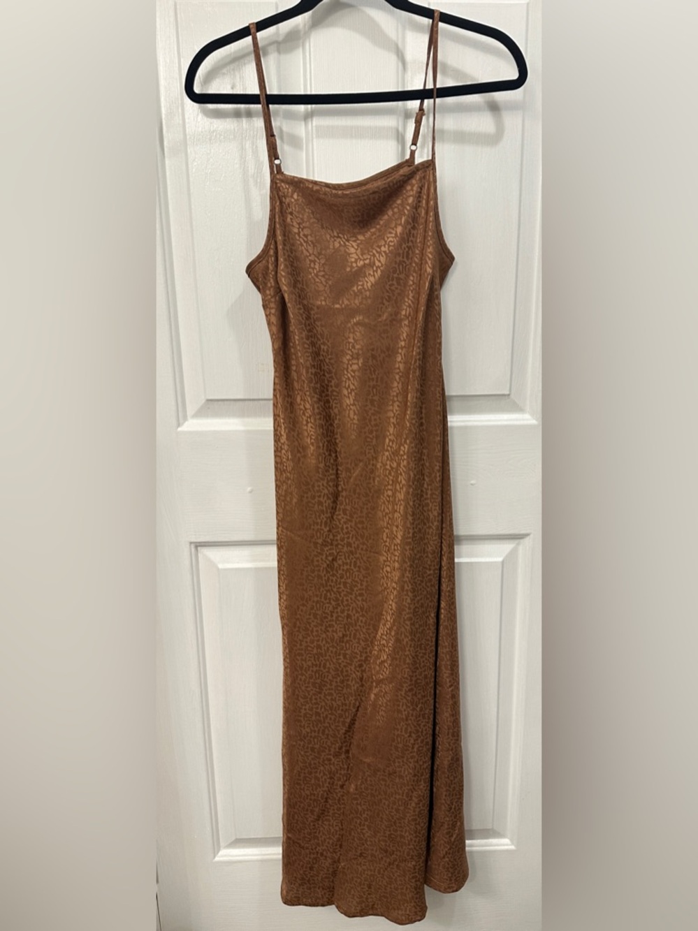 Jessica Simpson Brown Satin Leopard Print Midi Dress🤎
